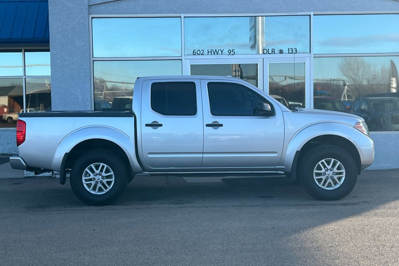 Used 2015 Nissan Frontier SV w/ SV Value Truck Package image 3