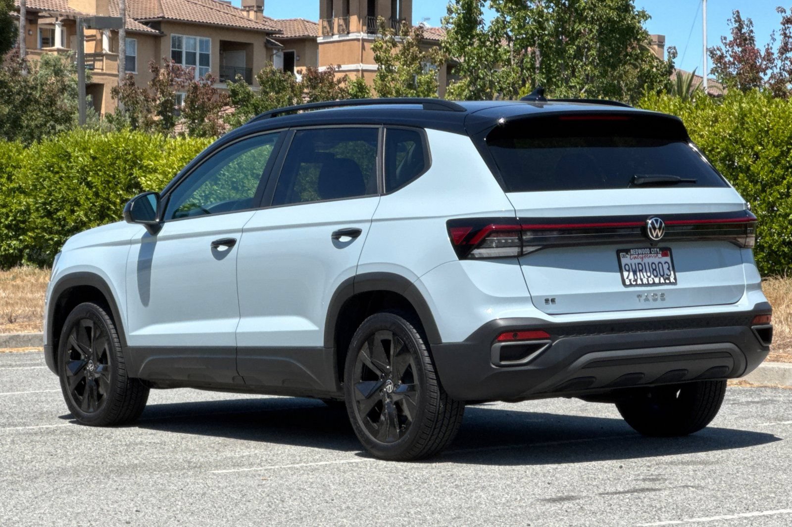 Certified 2026 Volkswagen Taos SE FWD image 6