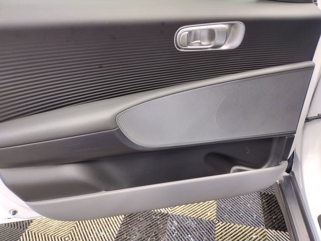 Certified 2025 Hyundai Ioniq 6 SE image 18