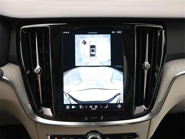 Used 2025 Volvo S60 B5 Plus image 20