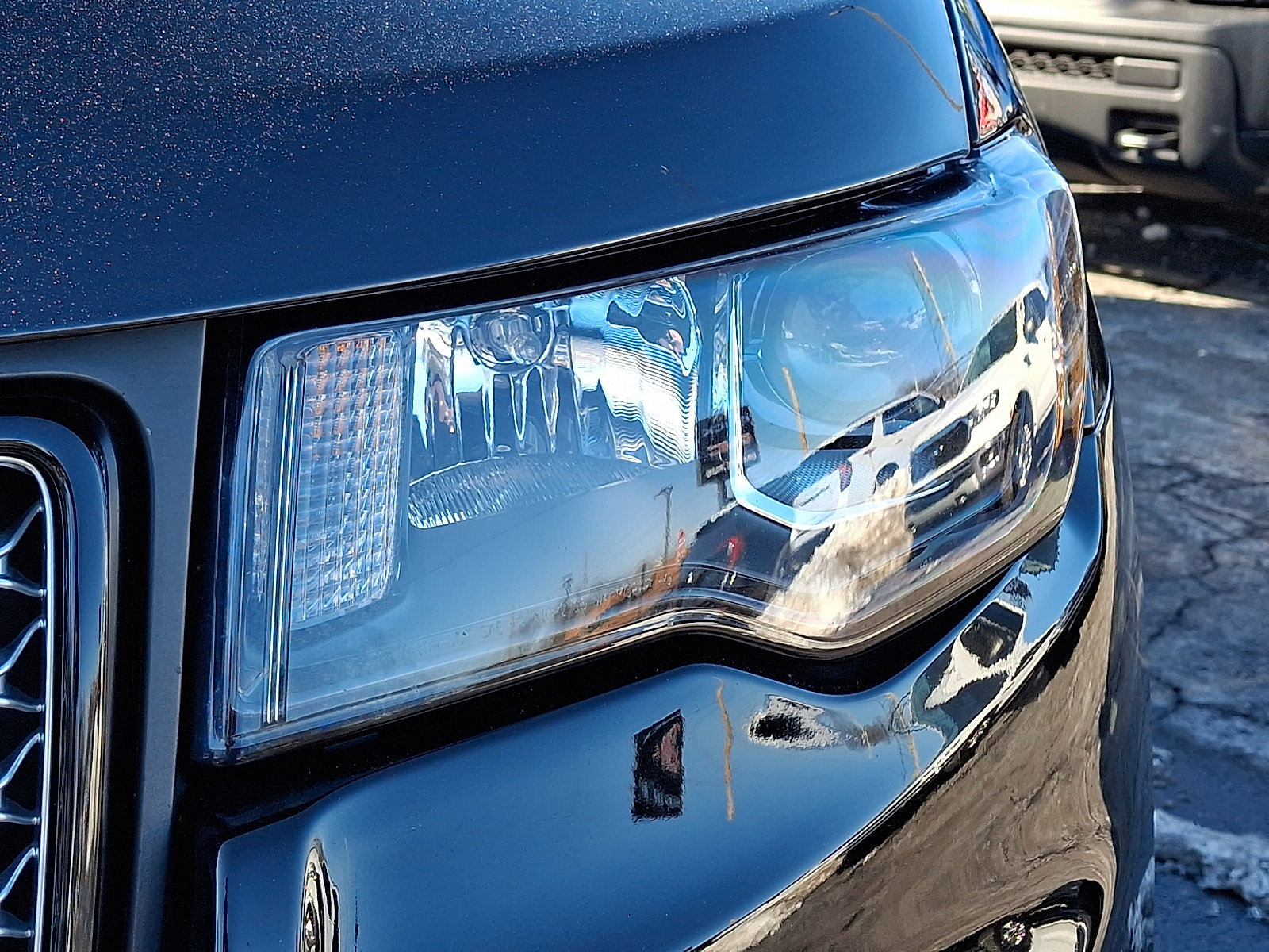 Used 2022 Jeep Grand Cherokee Laredo X image 9