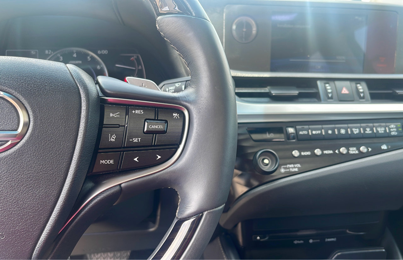 Used 2019 Lexus ES 350 Luxury w/ Accessory Package 2 image 17