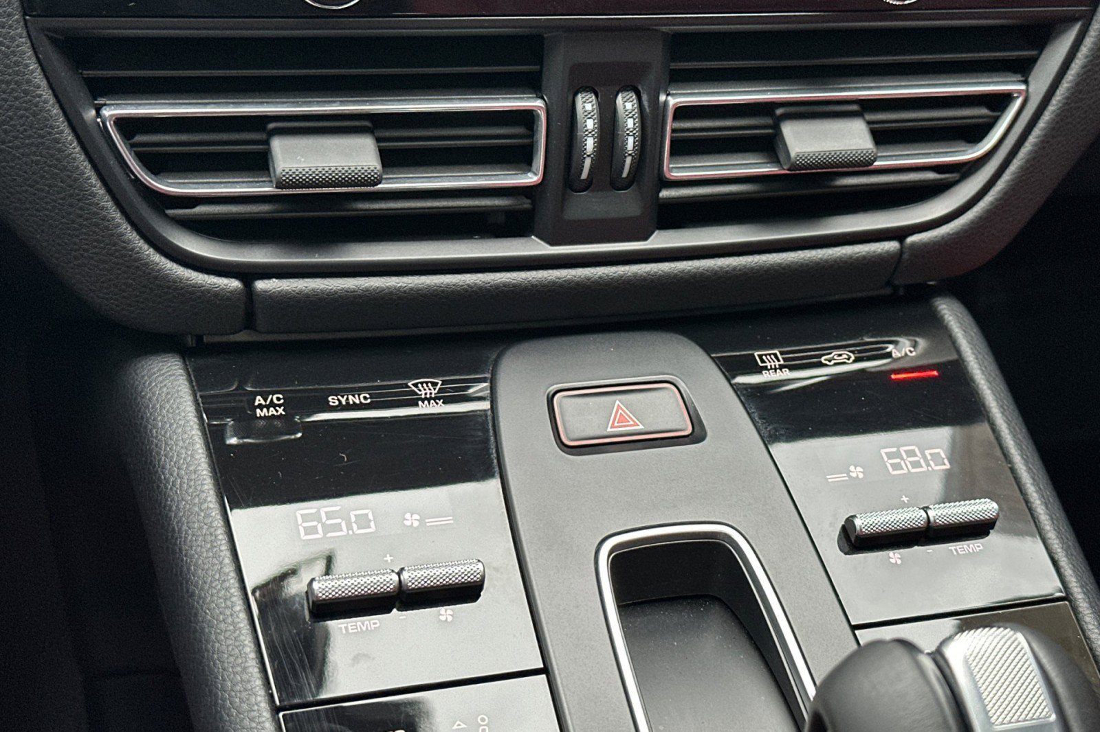 Used 2023 Porsche Macan S image 21