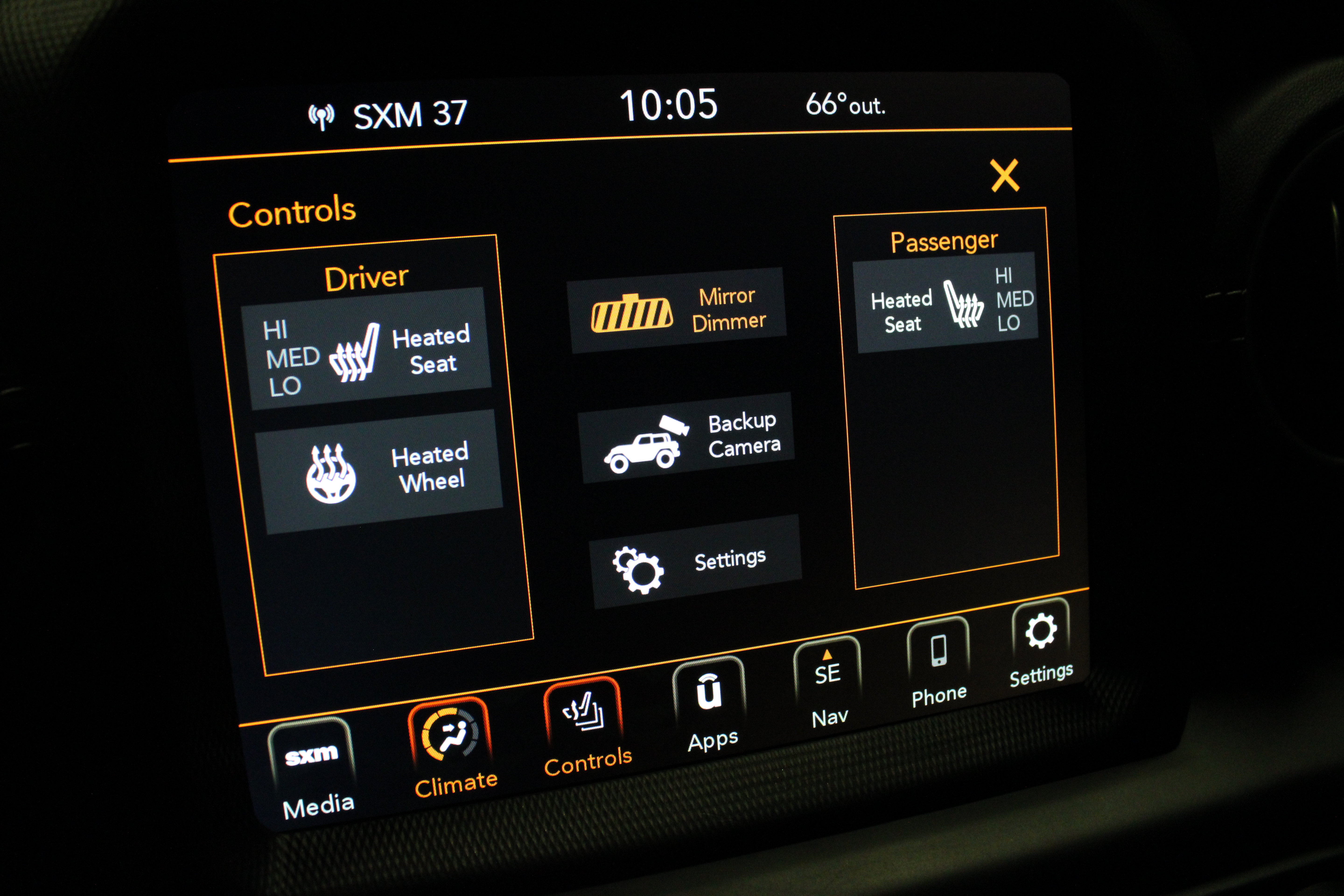 Used 2023 Jeep Wrangler Unlimited Sahara w/ Cold Weather Group AWD/4WD image 26