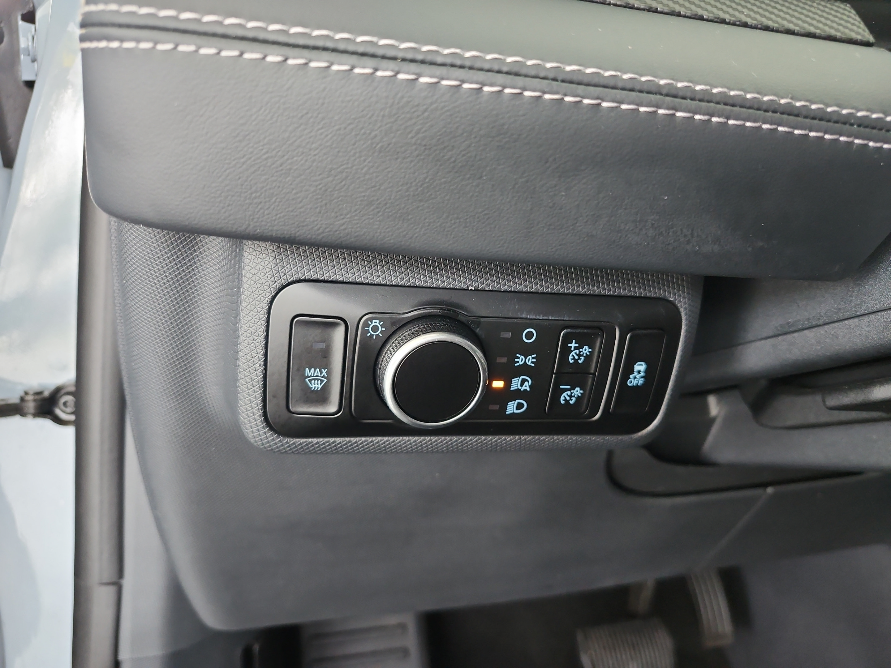 Certified 2025 Ford Mustang Mach-E Select RWD image 13