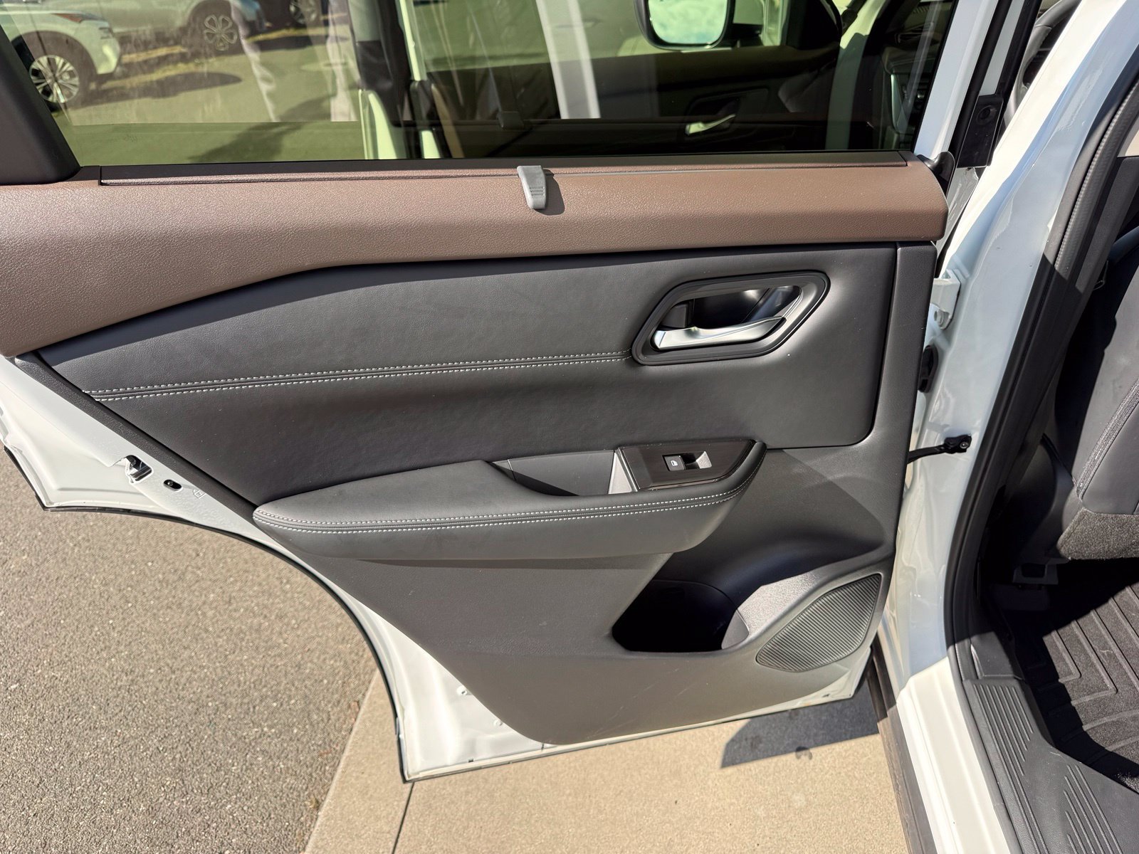 Used 2023 Nissan Rogue SV w/ SV Premium B Package AWD/4WD image 25