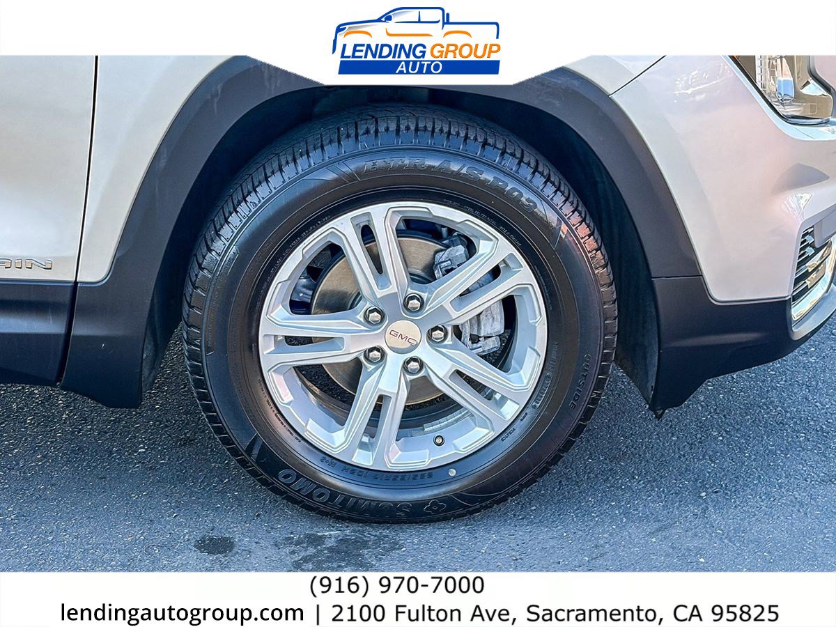 Used 2022 GMC Terrain SLE image 9