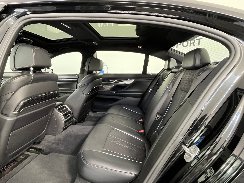 Used 2021 BMW 740i xDrive w/ M Sport Package AWD/4WD image 20