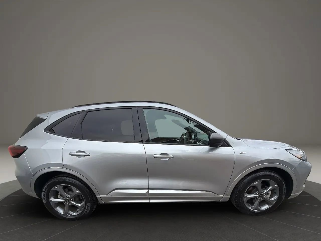 Used 2023 Ford Escape ST-Line FWD image 4