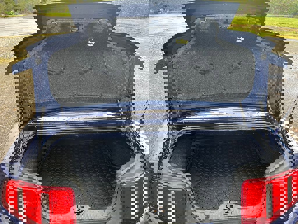 Used 2010 Ford Mustang GT image 26