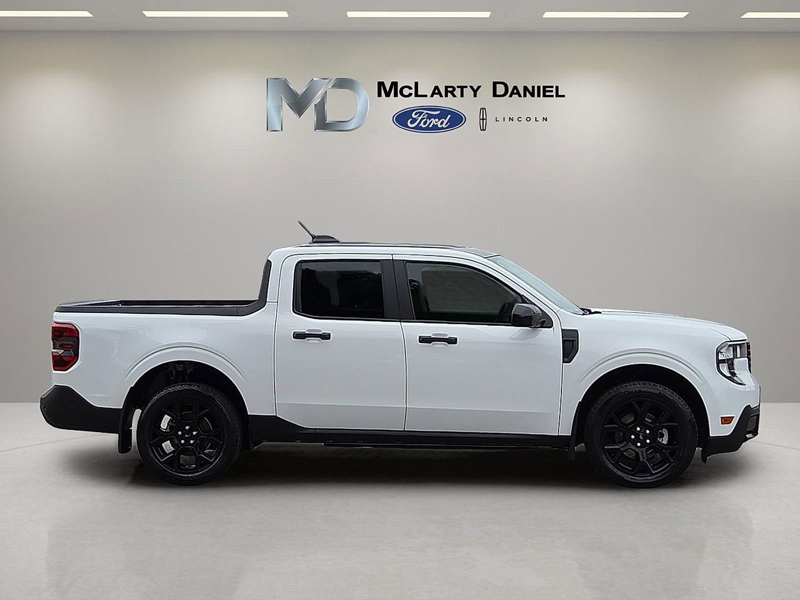 Used 2025 Ford Maverick XLT w/ Equipment Group 301A AWD/4WD image 6