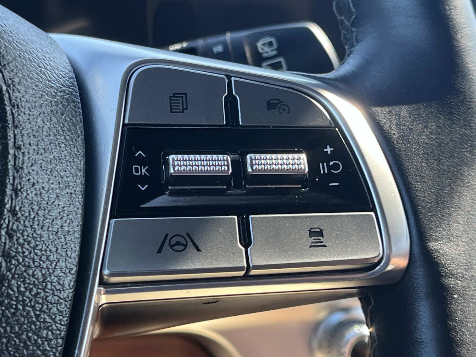 Used 2025 Kia Telluride EX X-Line AWD/4WD image 38