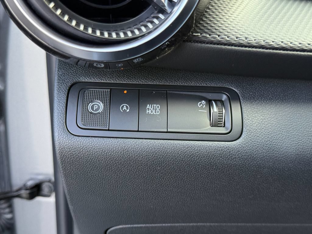 New 2027 Chevrolet Equinox LT w/ Convenience Package II FWD image 21