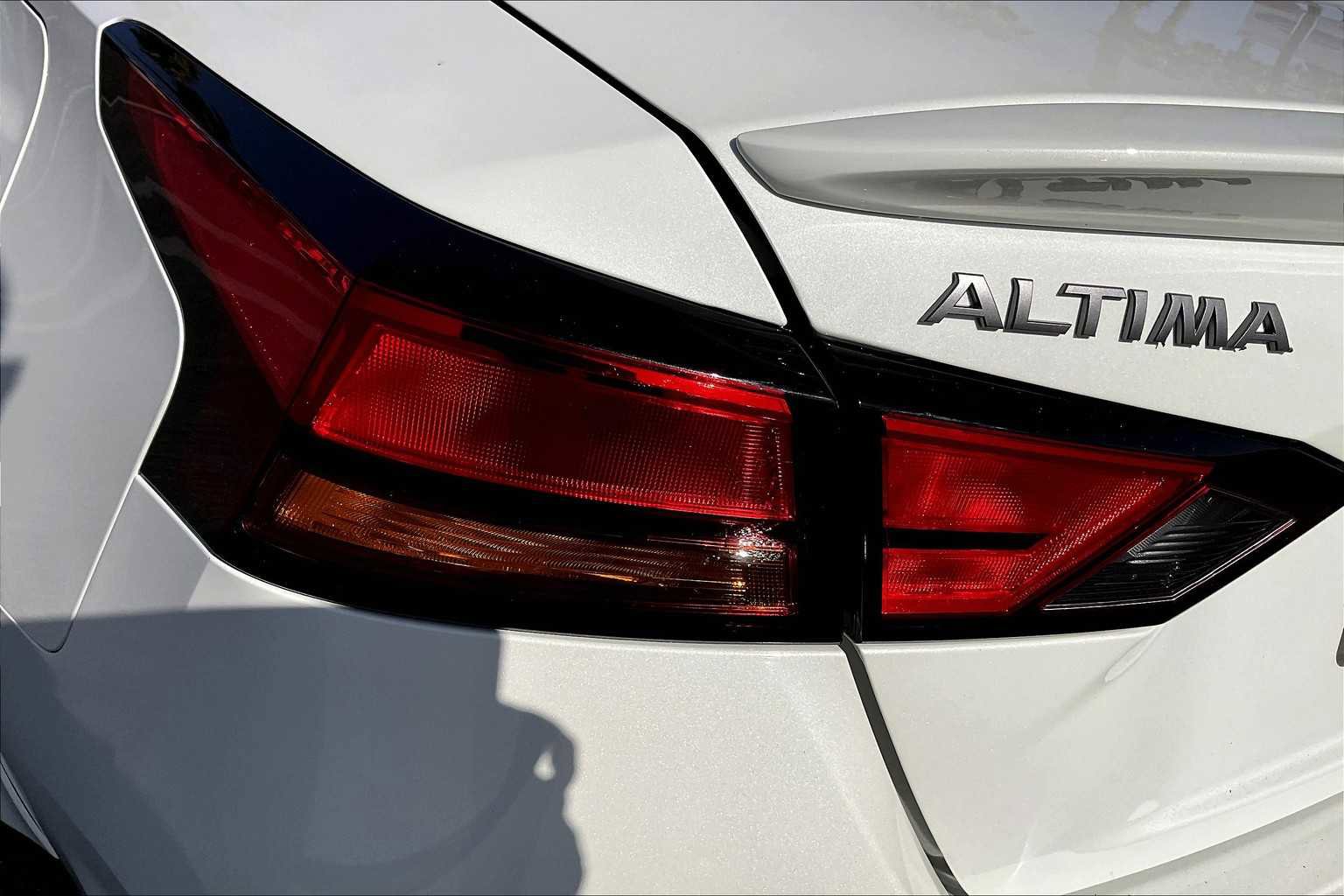 Used 2024 Nissan Altima 2.5 SR image 27
