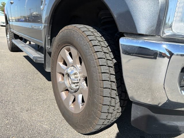 Used 2017 Ford F350 Lariat w/ Lariat Ultimate Package AWD/4WD image 3