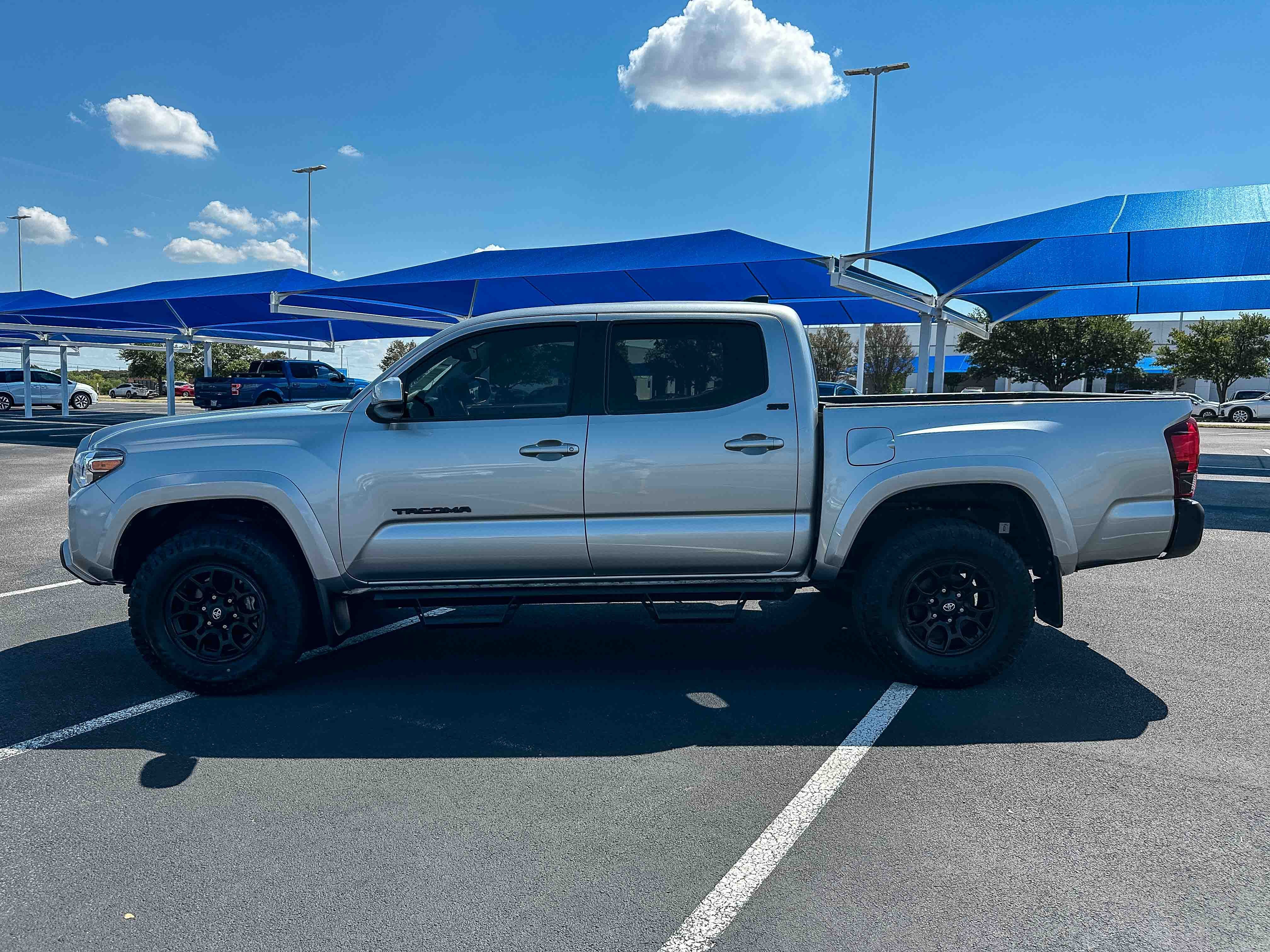 Used 2022 Toyota Tacoma SR5 RWD image 9