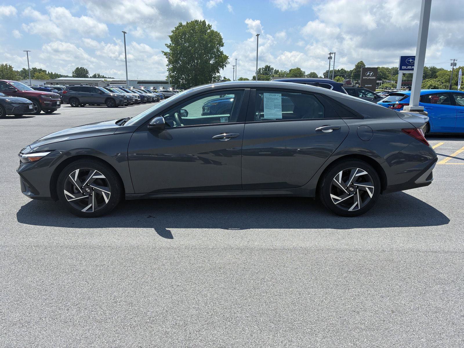 Used 2025 Hyundai Elantra SEL FWD image 4