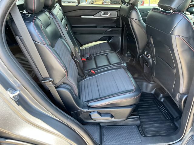 Used 2025 Ford Explorer ST-Line w/ Premium Package RWD image 14