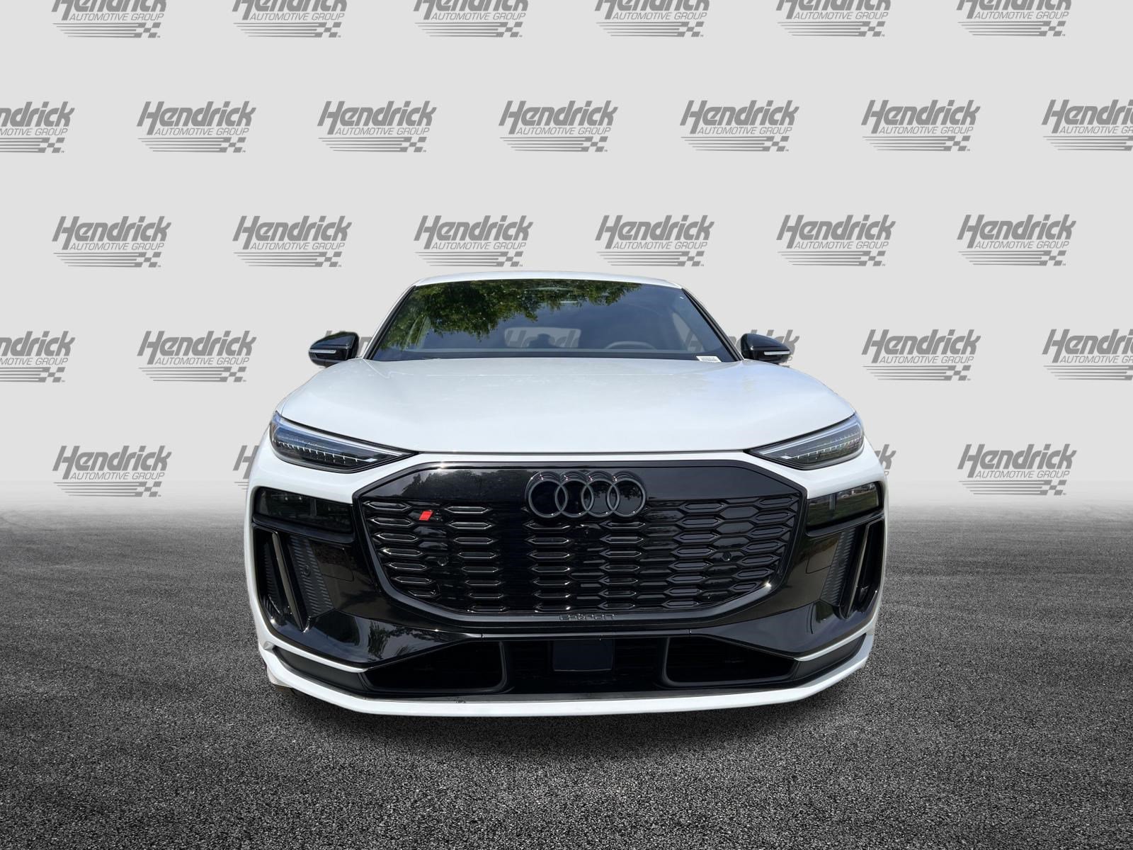 New 2027 Audi SQ6 e-tron Premium Plus AWD/4WD image 3