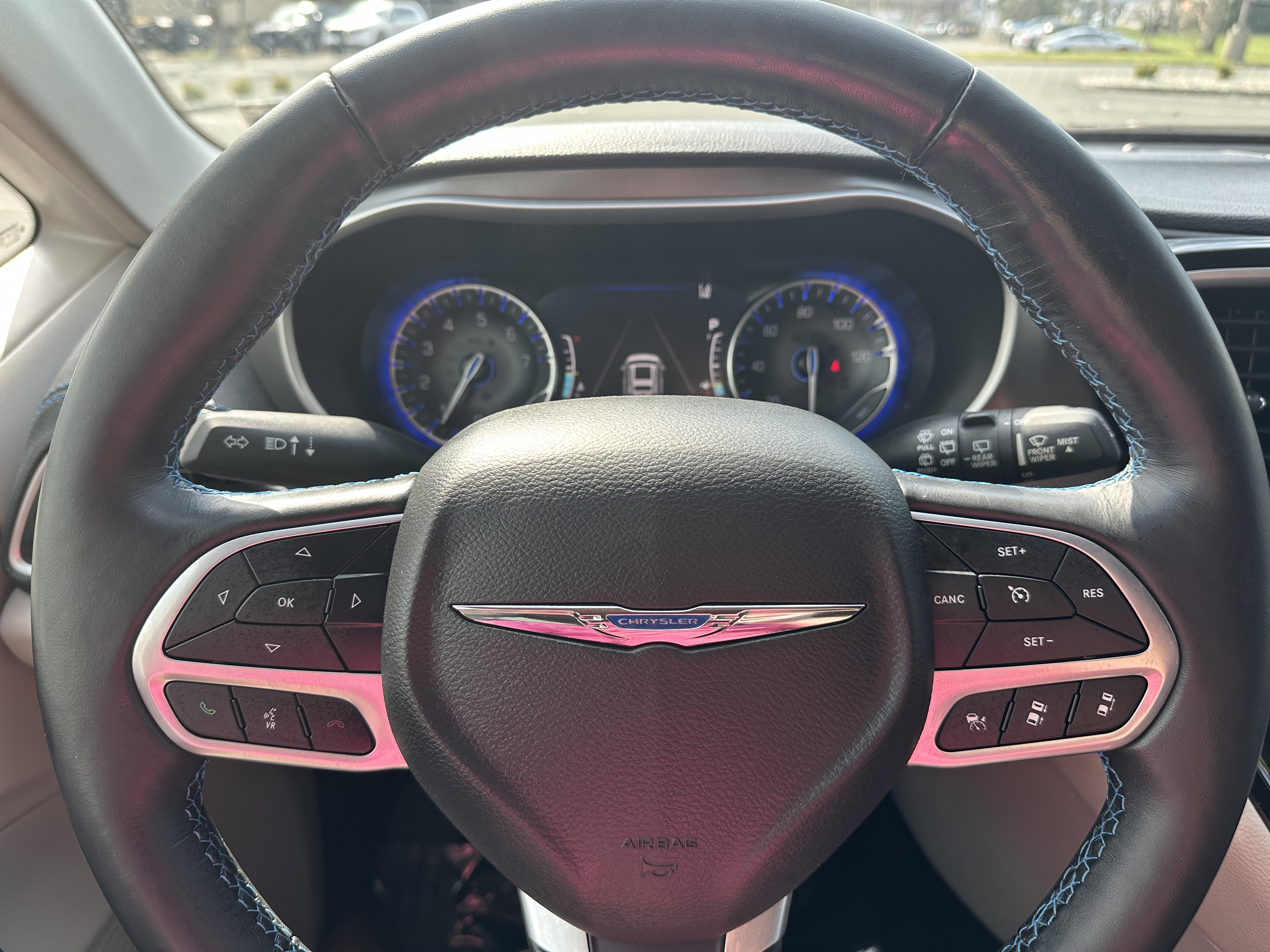 Used 2021 Chrysler Pacifica Touring-L image 26