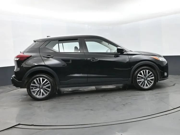Used 2024 Nissan Kicks SV FWD image 4