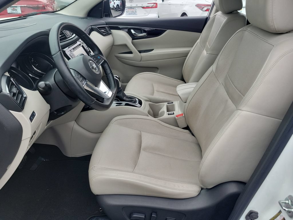 Used 2019 Nissan Rogue Sport SL FWD image 17