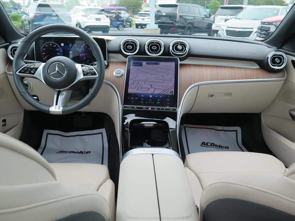 Used 2023 Mercedes-Benz C 300 Sedan image 16