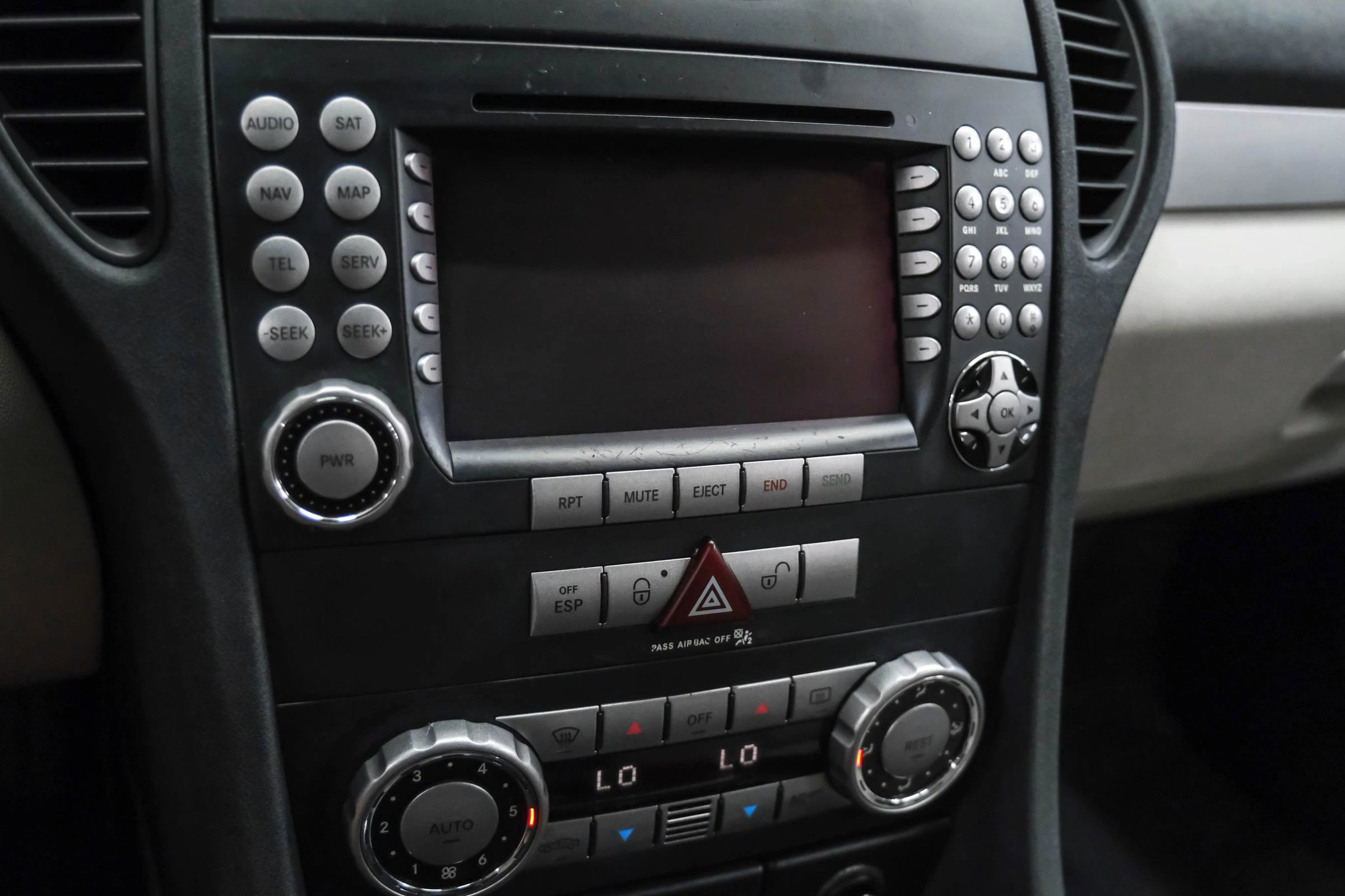 Used 2005 Mercedes-Benz SLK 350 image 25