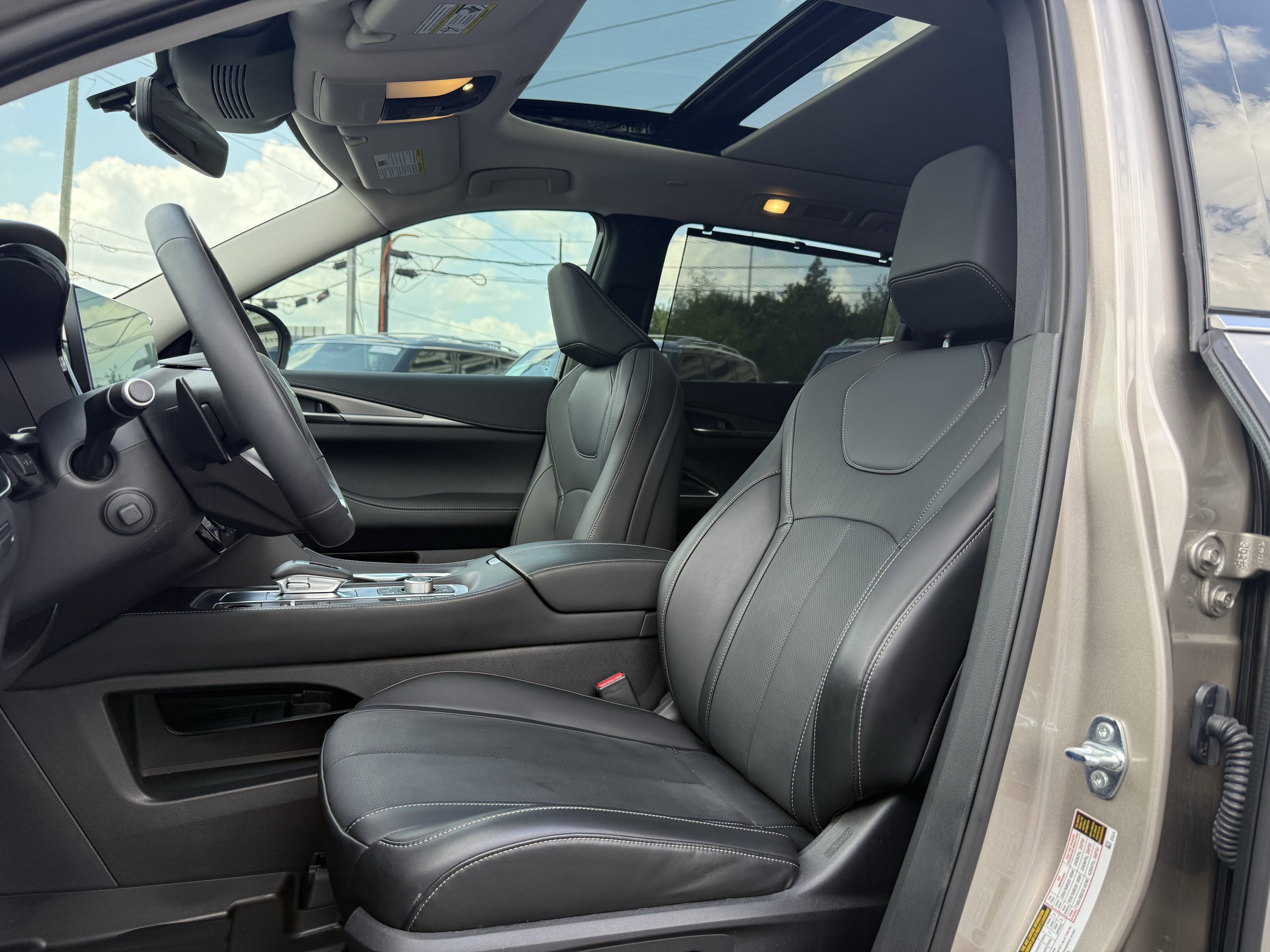 Certified 2026 INFINITI QX60 Luxe w/ Cargo Package FWD image 13