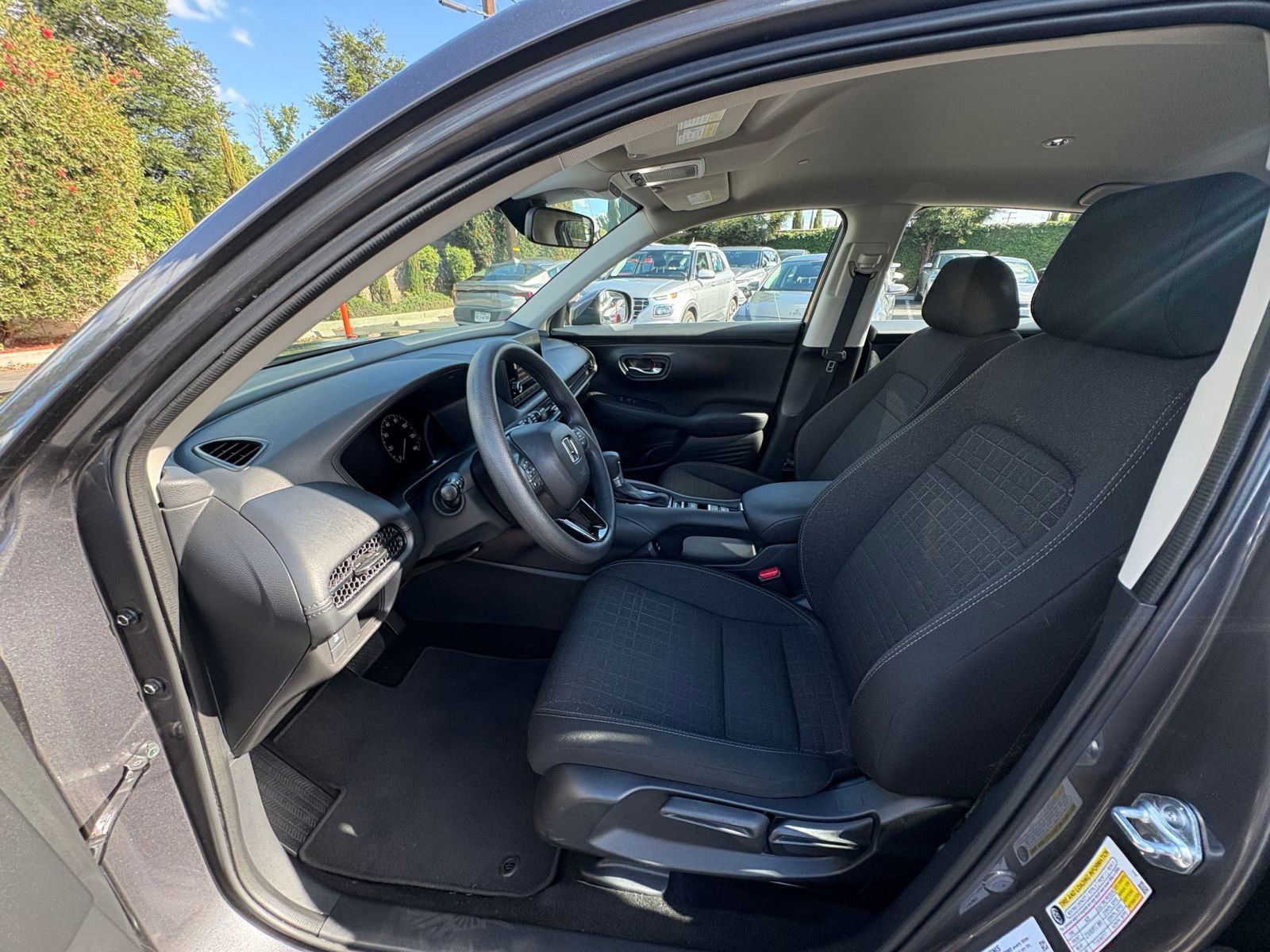 Used 2025 Honda HR-V LX image 24