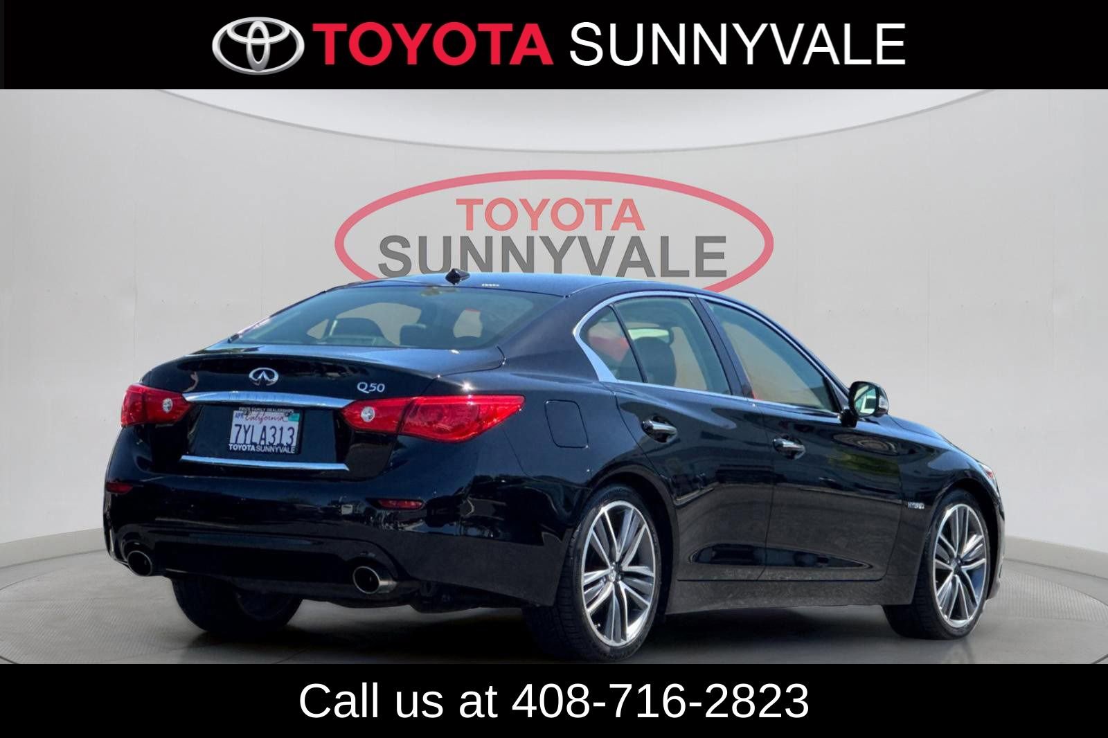Used 2017 INFINITI Q50 Hybrid w/ Technology Package RWD image 3
