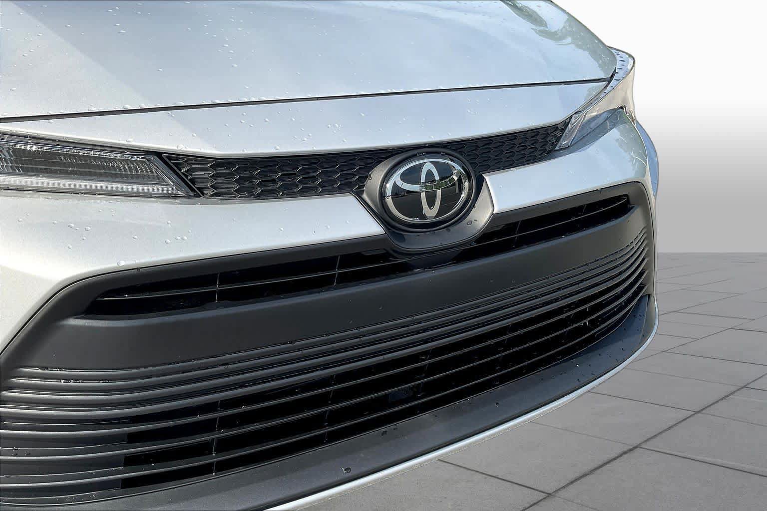 Used 2026 Toyota Corolla LE FWD image 29