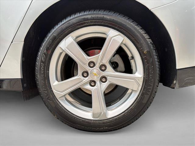 Used 2018 Chevrolet Volt LT w/ Comfort Package FWD image 9