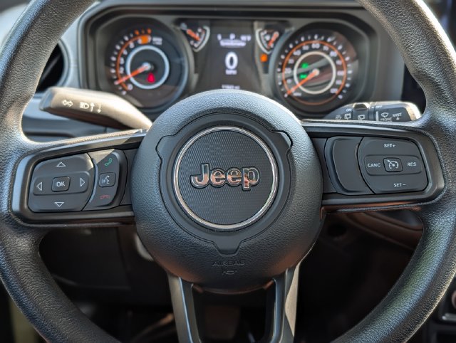 Used 2025 Jeep Wrangler Sport AWD/4WD image 25