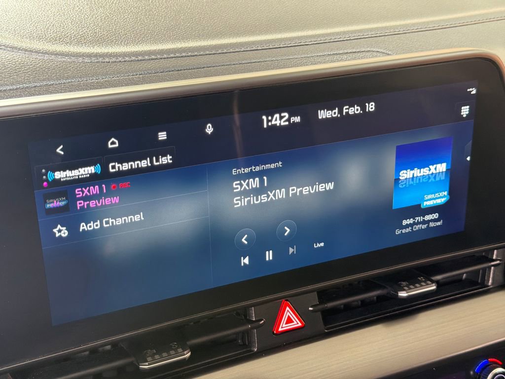 Used 2024 Kia Sportage EX image 8