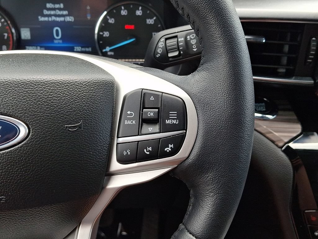 Used 2023 Ford Explorer Limited w/ Equipment Group 301A AWD/4WD image 24