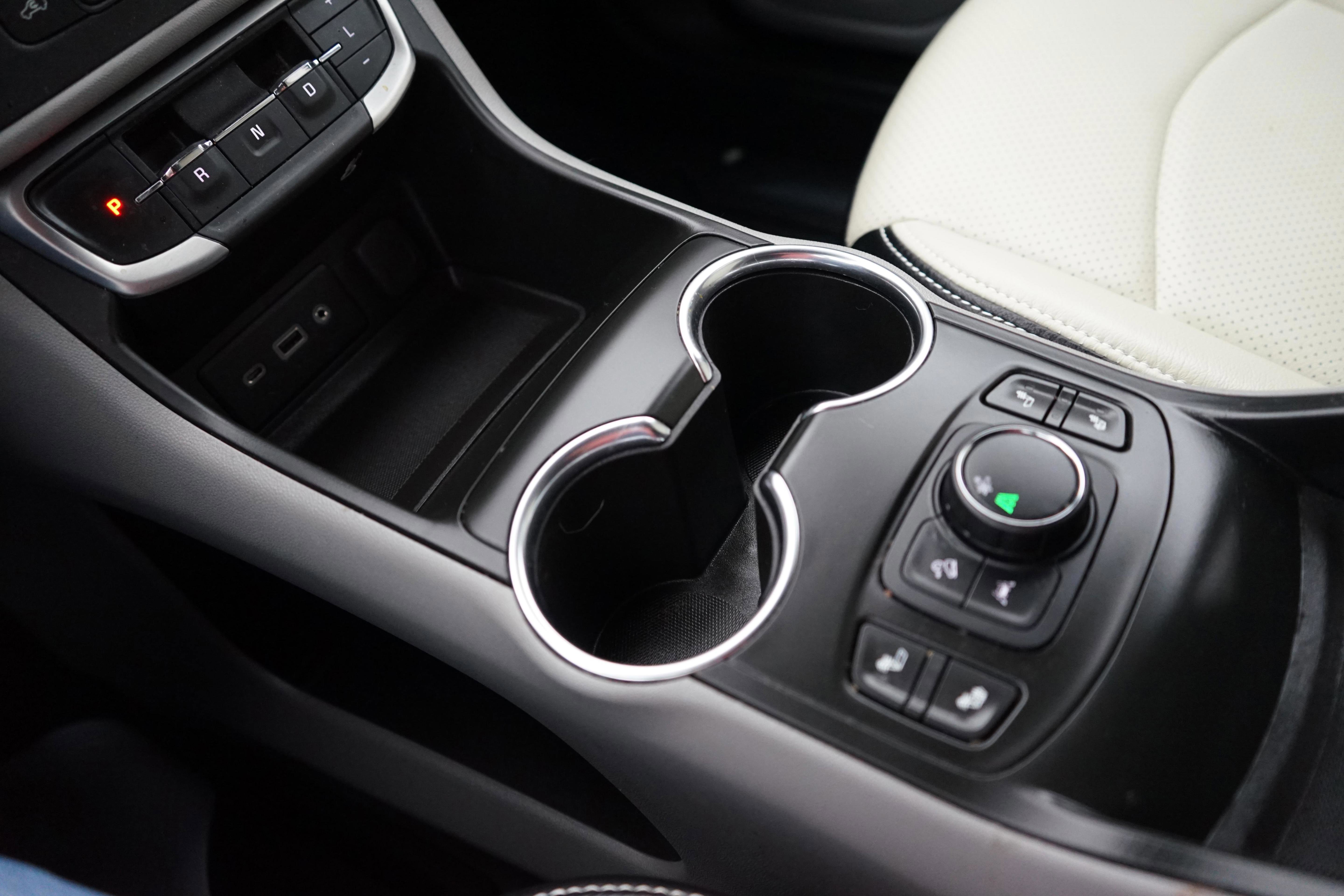 Used 2022 GMC Terrain SLE w/ Driver Convenience Package image 17