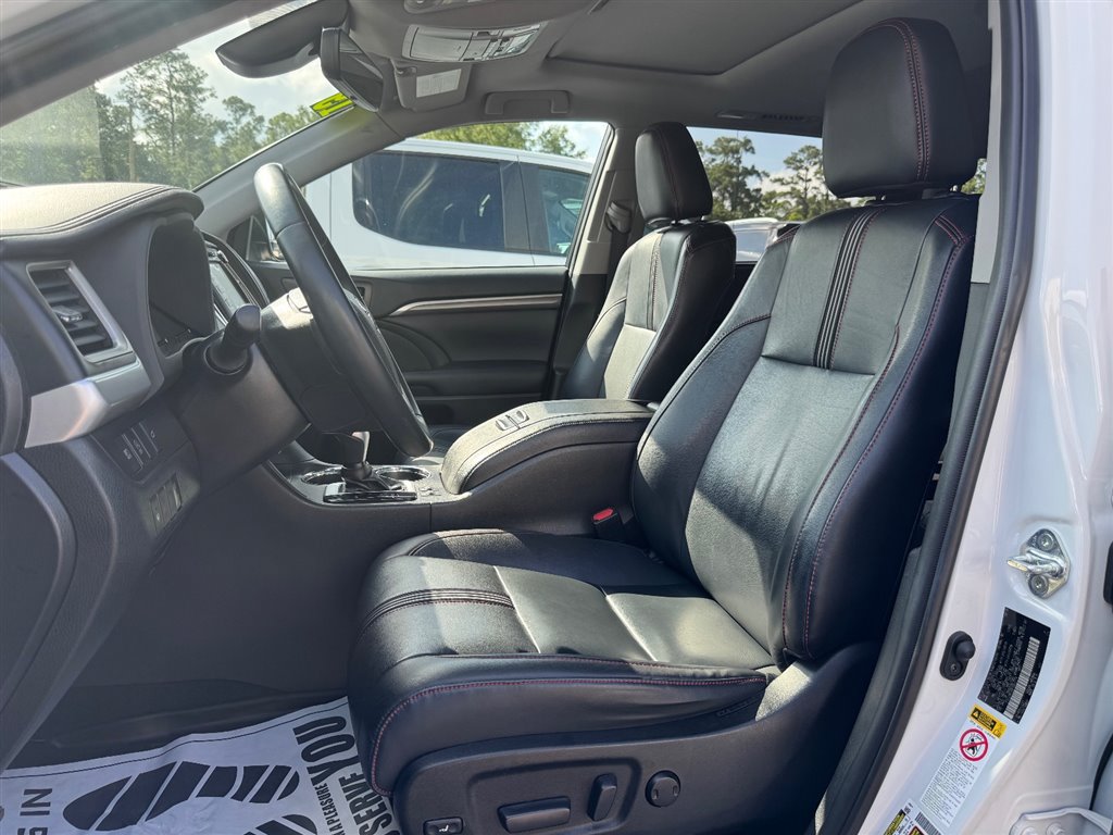 Used 2019 Toyota Highlander SE AWD/4WD image 18