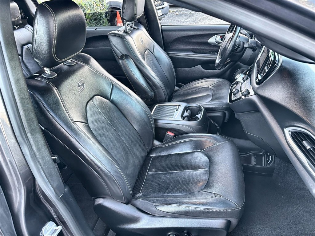 Used 2020 Chrysler Pacifica Touring-L Plus w/ Advanced Safetytec Group image 26