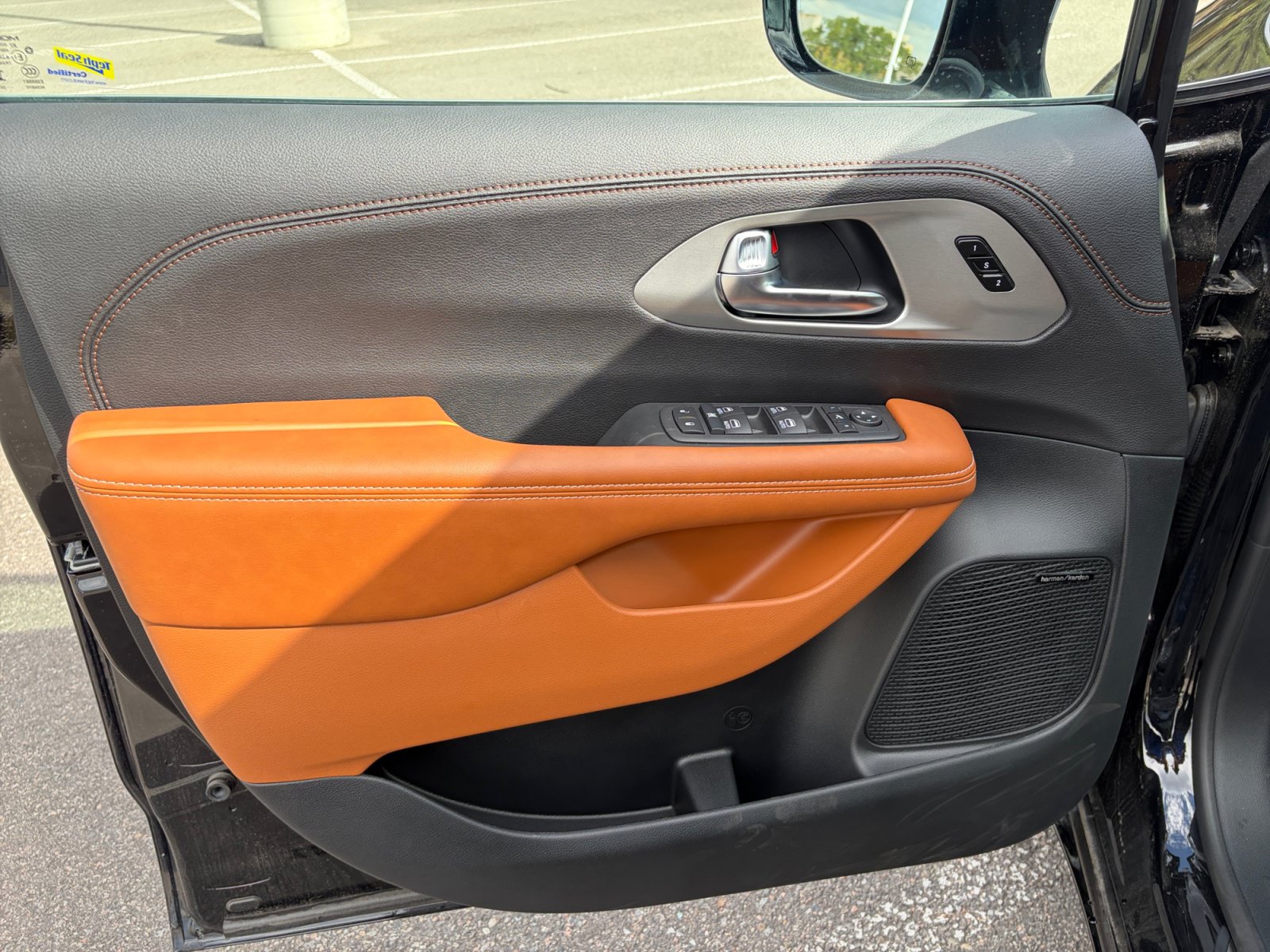 New 2026 Chrysler Pacifica Pinnacle AWD/4WD image 13