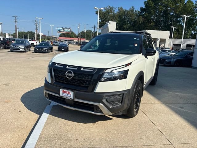 Used 2023 Nissan Pathfinder Rock Creek AWD/4WD image 3