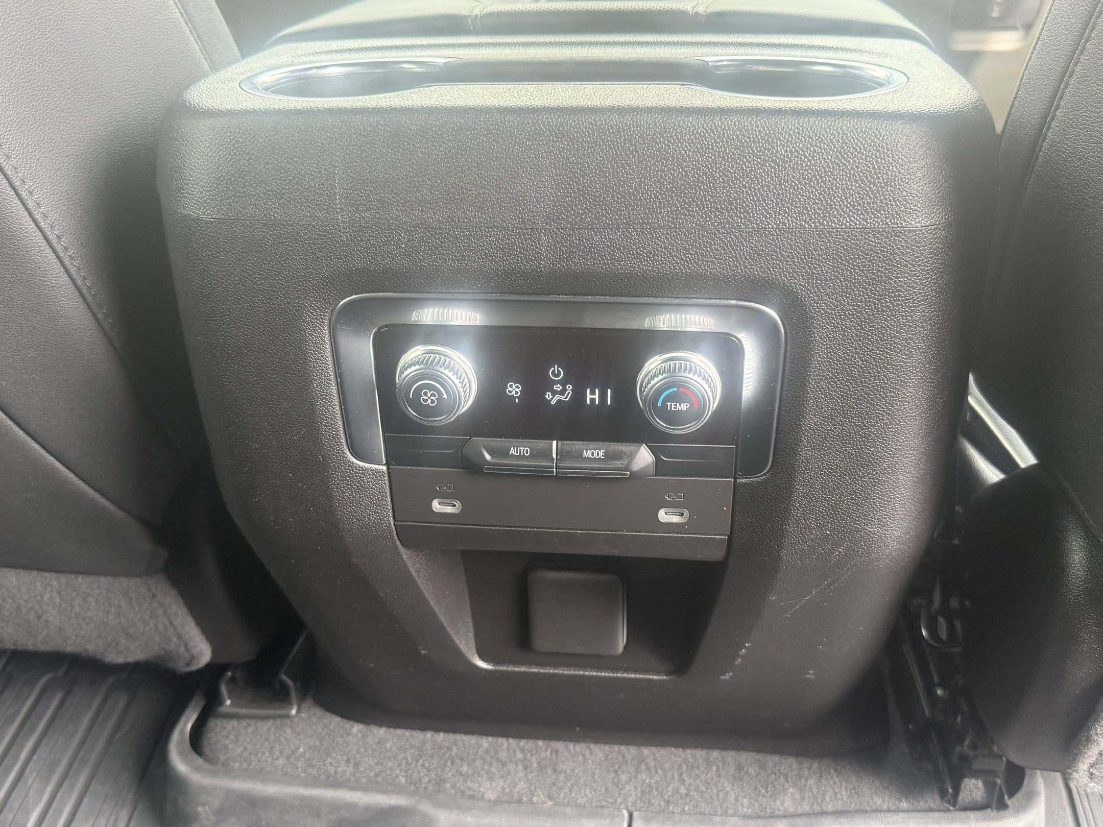 Used 2022 GMC Yukon SLT image 40