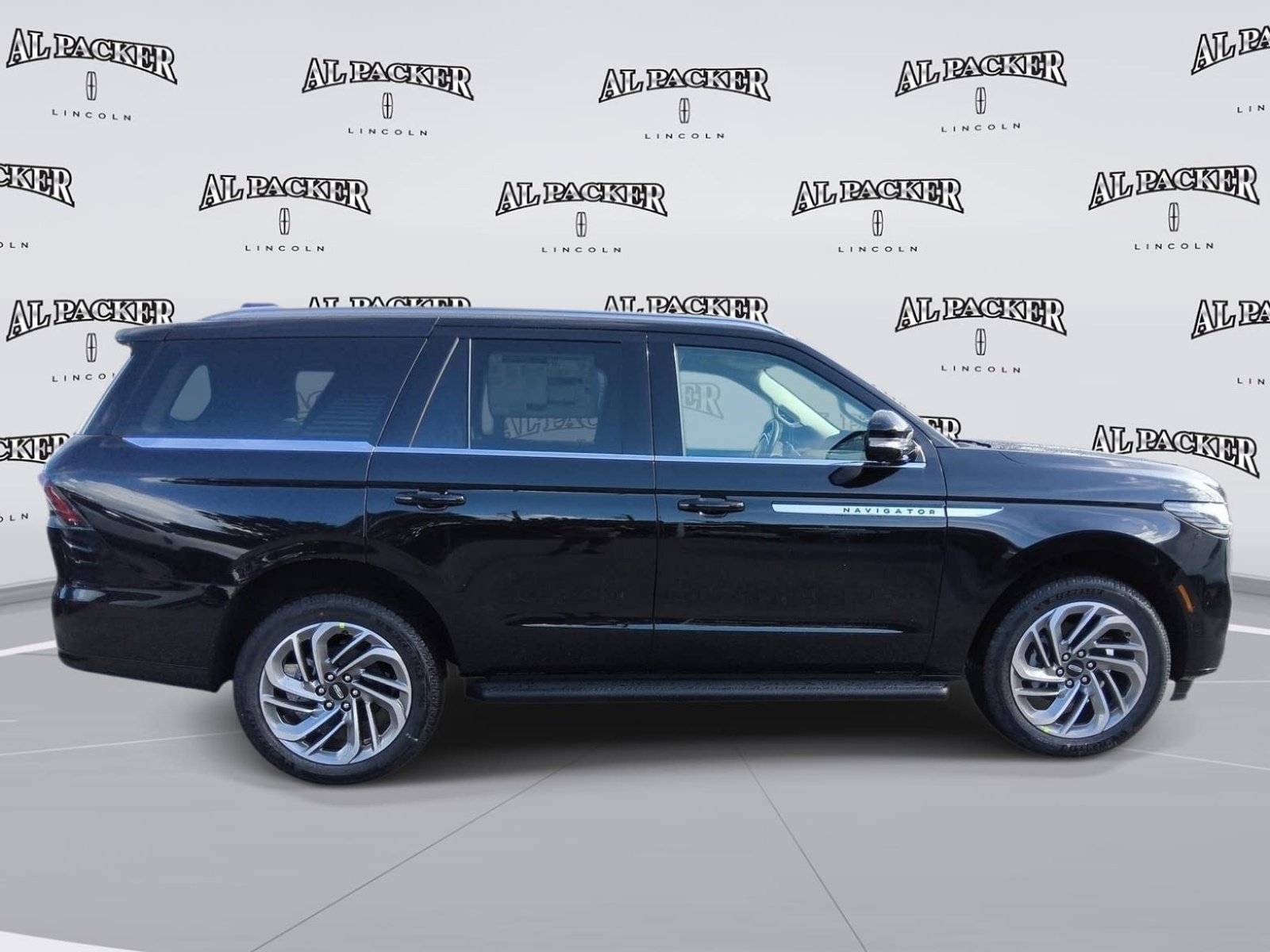 New 2027 Lincoln Navigator Premiere RWD image 6