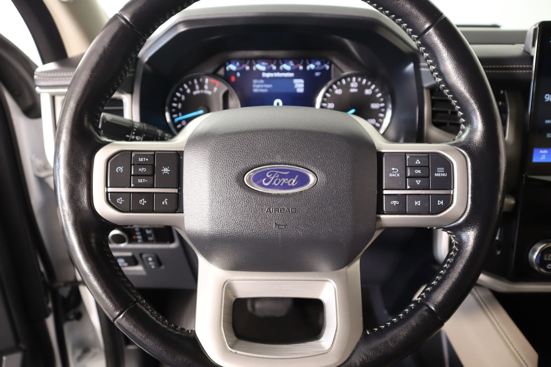 Used 2023 Ford Expedition Max XLT AWD/4WD image 3