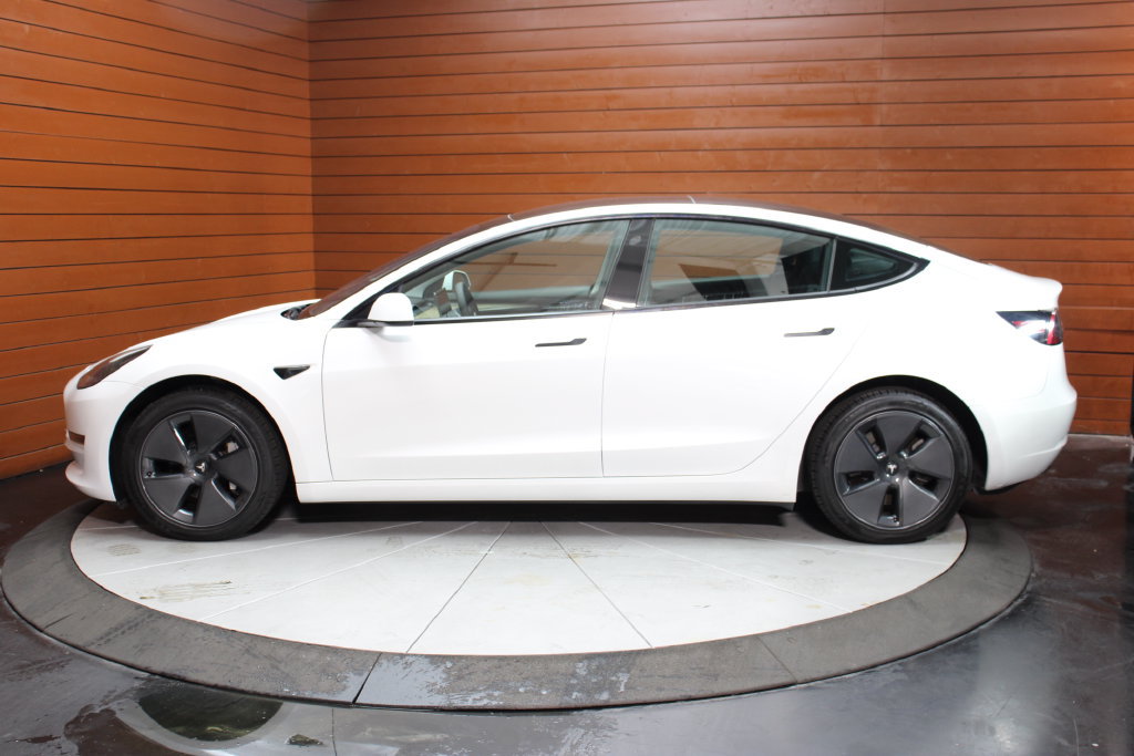 Used 2023 Tesla Model 3 Standard Range RWD image 2
