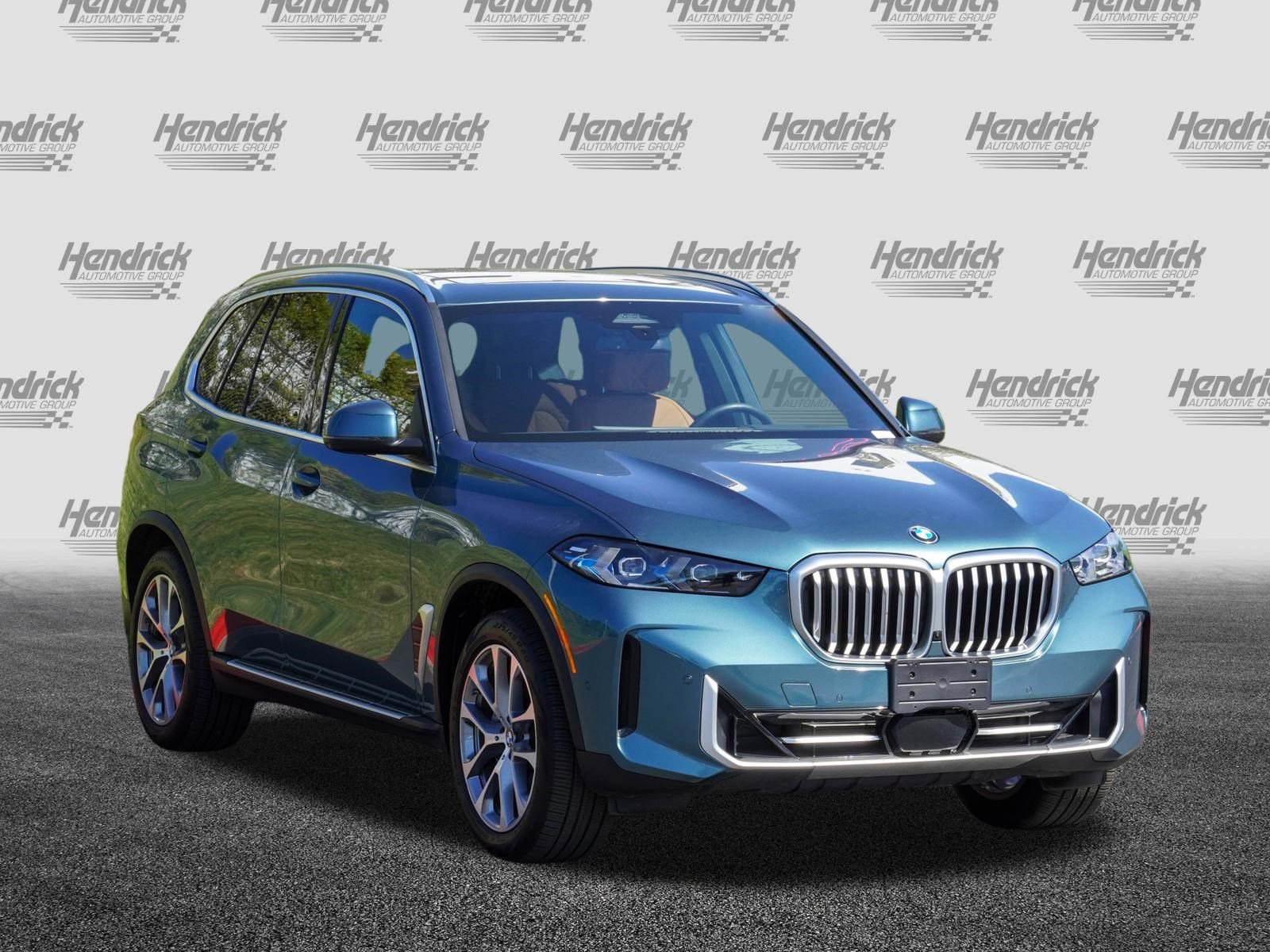Certified 2025 BMW X5 xDrive40i w/ Climate Comfort Package image 2