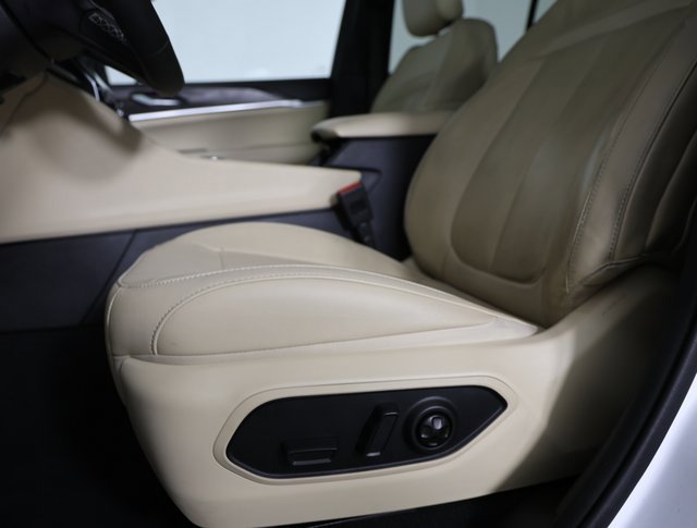 Used 2022 Jeep Grand Cherokee Limited 4xe image 11