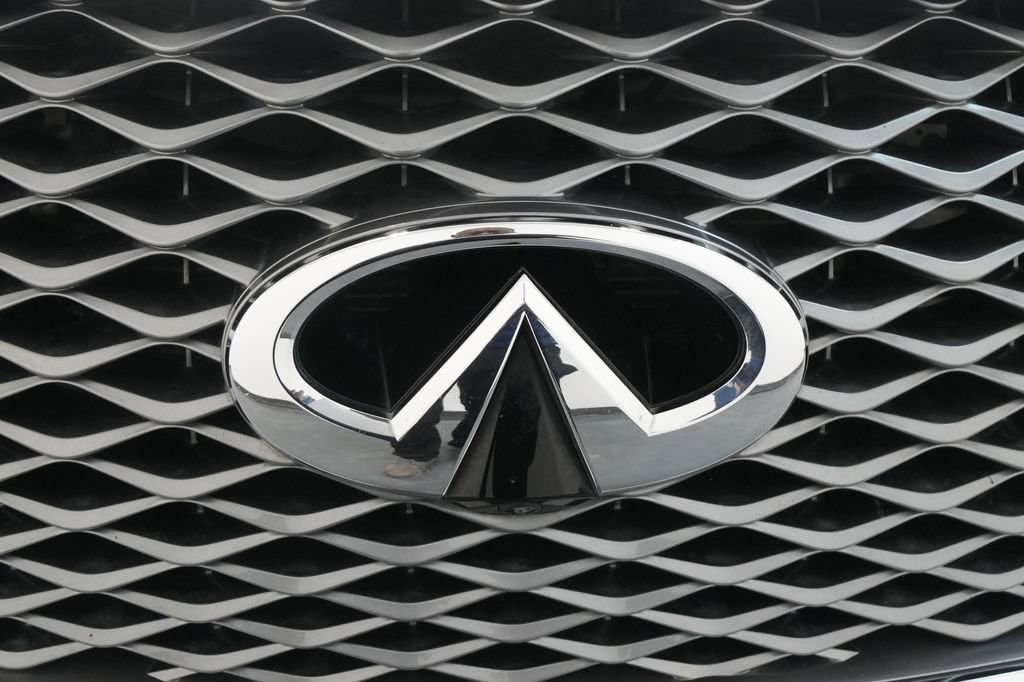 Used 2021 INFINITI QX80 Sensory w/ Cargo Package image 12