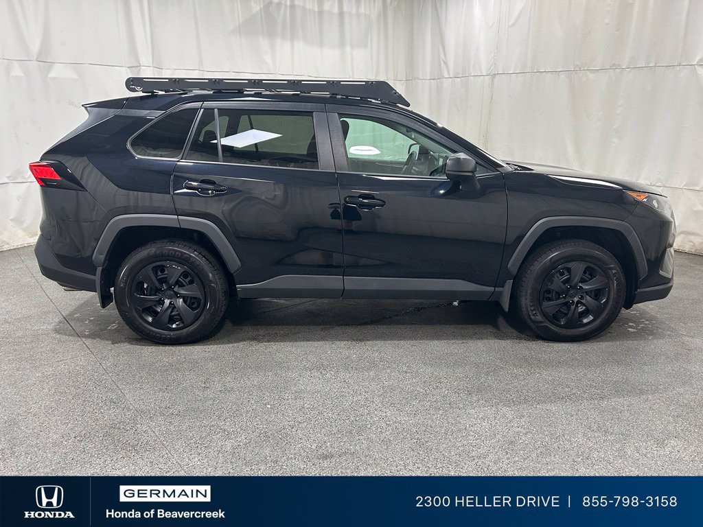 Used 2021 Toyota RAV4 LE AWD/4WD image 9