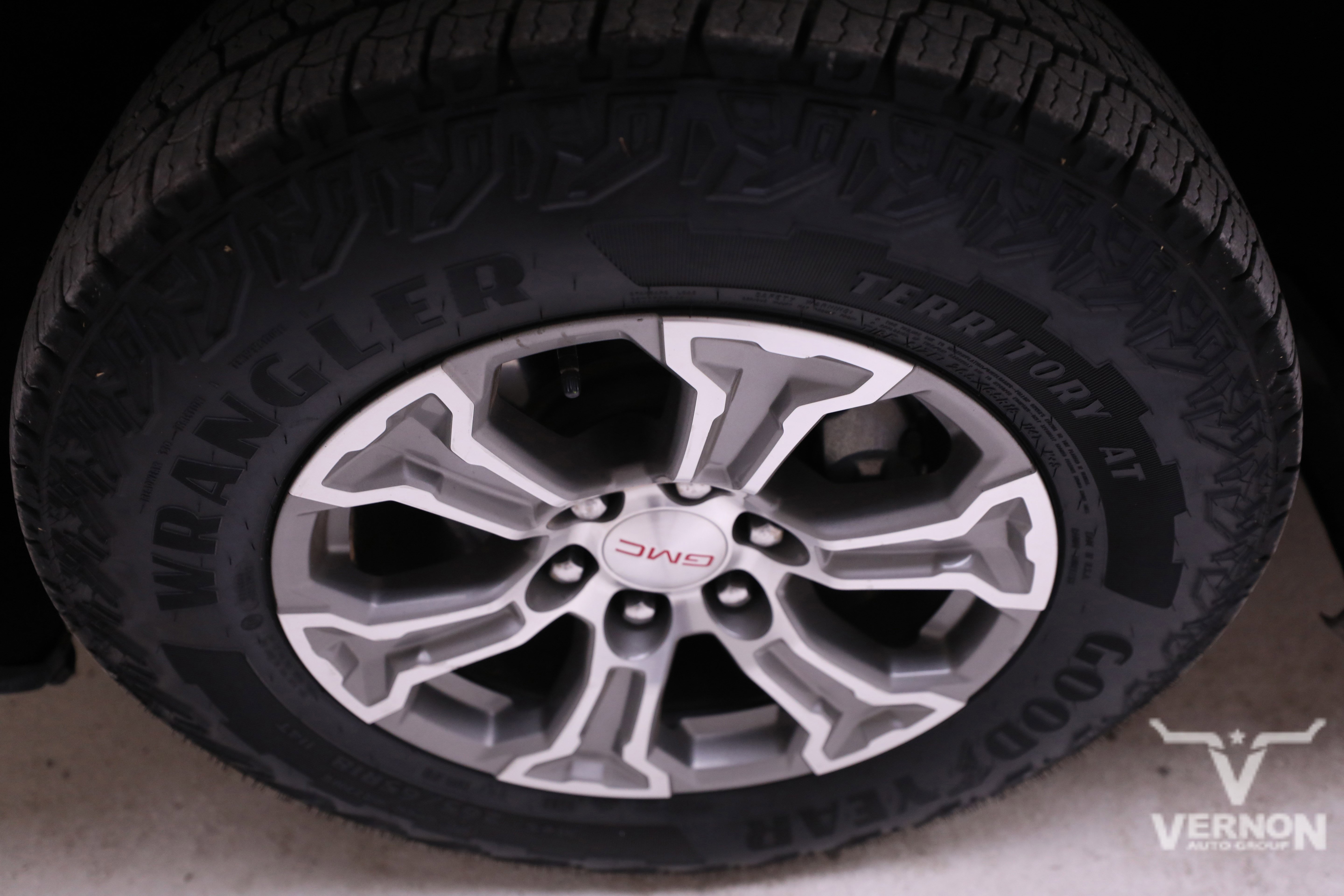 Used 2022 GMC Sierra 1500 SLT w/ X31 Off-Road Package image 30